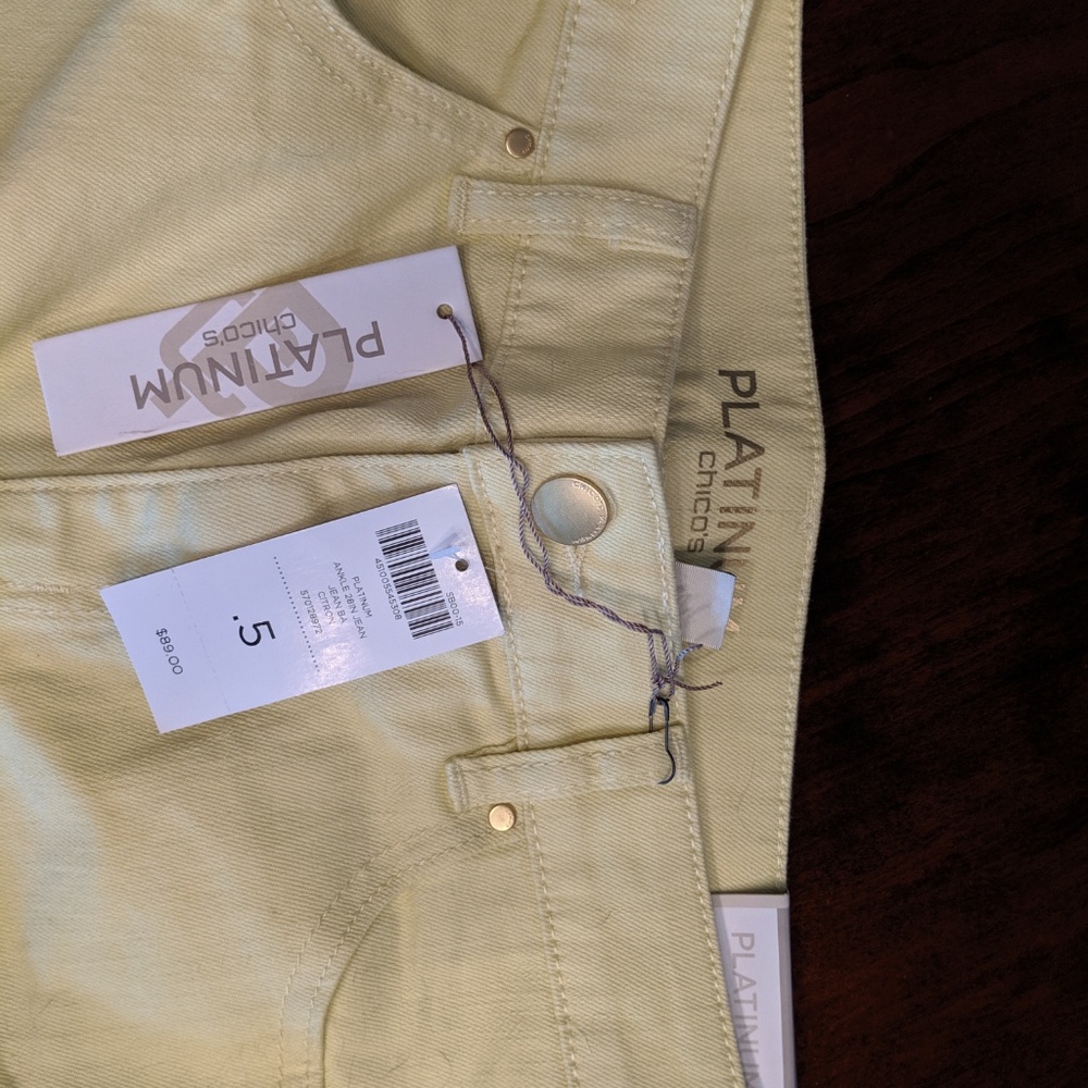 Ladies Jeans - Picture 2 of 3